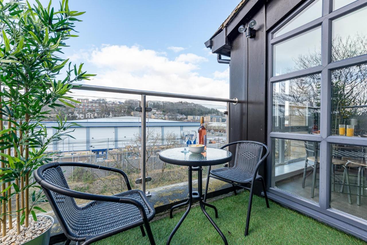 Riverside Balcony Apartment With Parking Just Minutes To Saltaire Shipley (West Yorkshire) Exterior photo